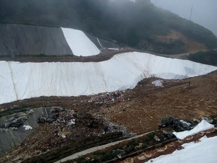 固体废物填埋场在铺设HDPE土工膜前要经理哪三个阶段？