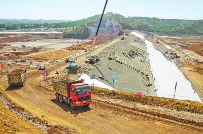 粉喷桩加土工合成材料加固软土路基的构想